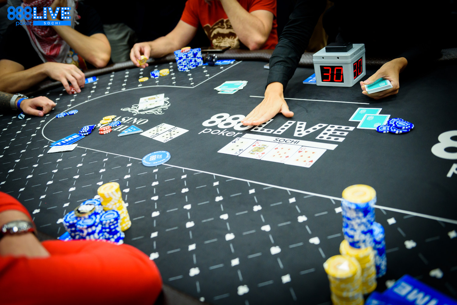 Cash Game vs Tournament Poker - Blinds